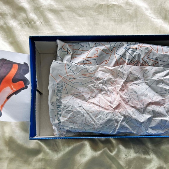 RAIN SHOES, RUBBER, LADIES SZ 8, WATERPROOF, ZIPPERS ON VAMP, ORANGE AND BLACK, - Picture 4 of 13